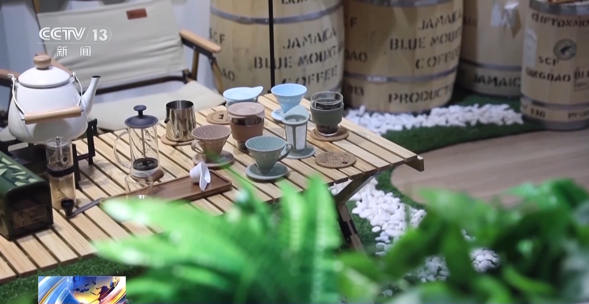 咖啡到美妆小瓶罐 看小产品如何撬动大市场麻将胡了2模拟器试玩丨从一片树叶、一杯(图9) 咖啡到美妆小瓶罐 看小产品如何撬动大市场麻将胡了2模拟器试玩丨从一片树叶、一杯(图9)